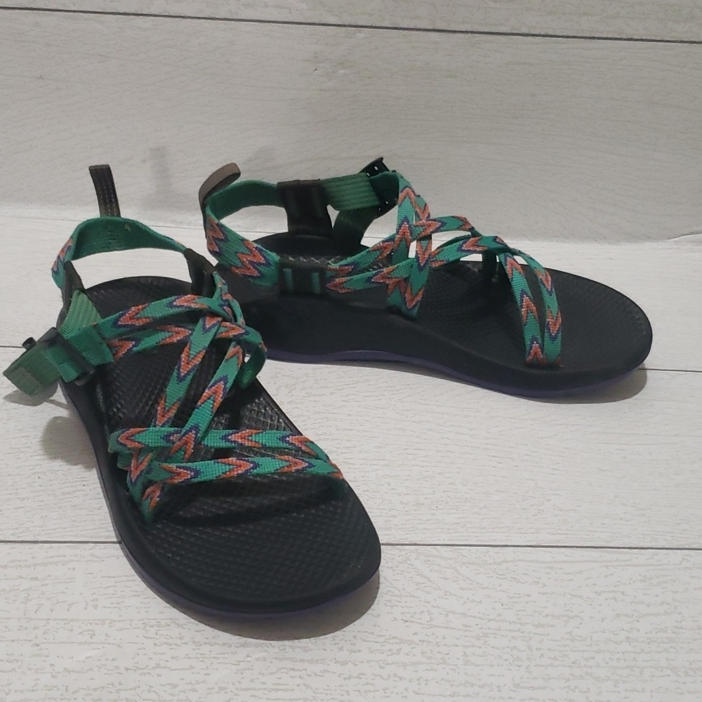 Chaco 4 green and orange straps youth sandals